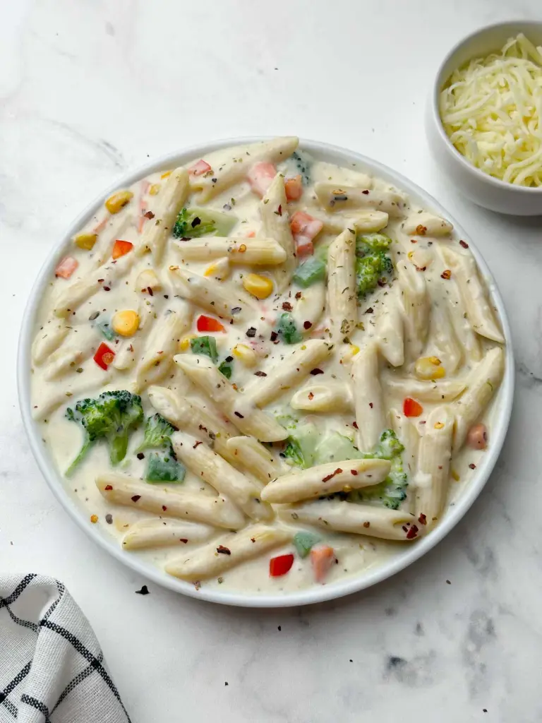 White Souce Pasta