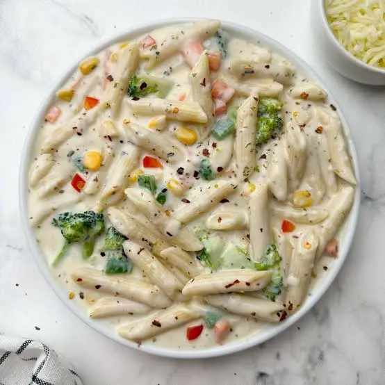 White Pasta by Delicious Pizza 