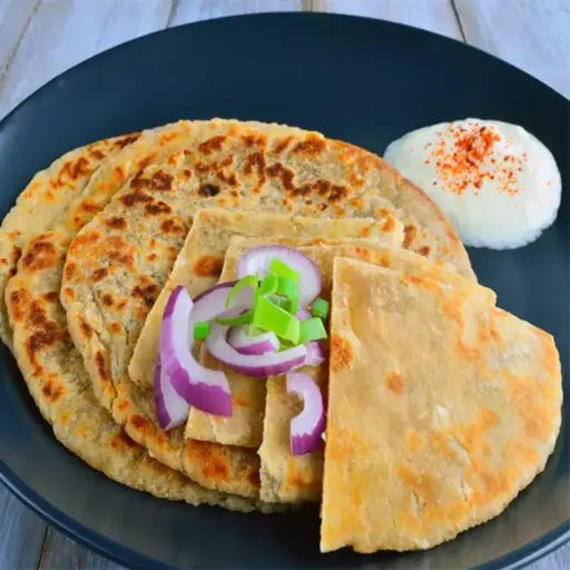 Pyaaz Partha By Wooden Spoon 