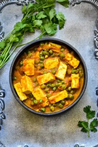 Matar Paneer by Wooden Spoon